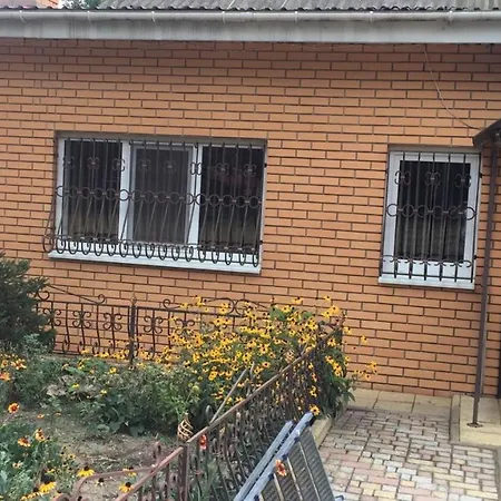 отдельно стоящий дом с собственным входом и коммуникациями * Odesa